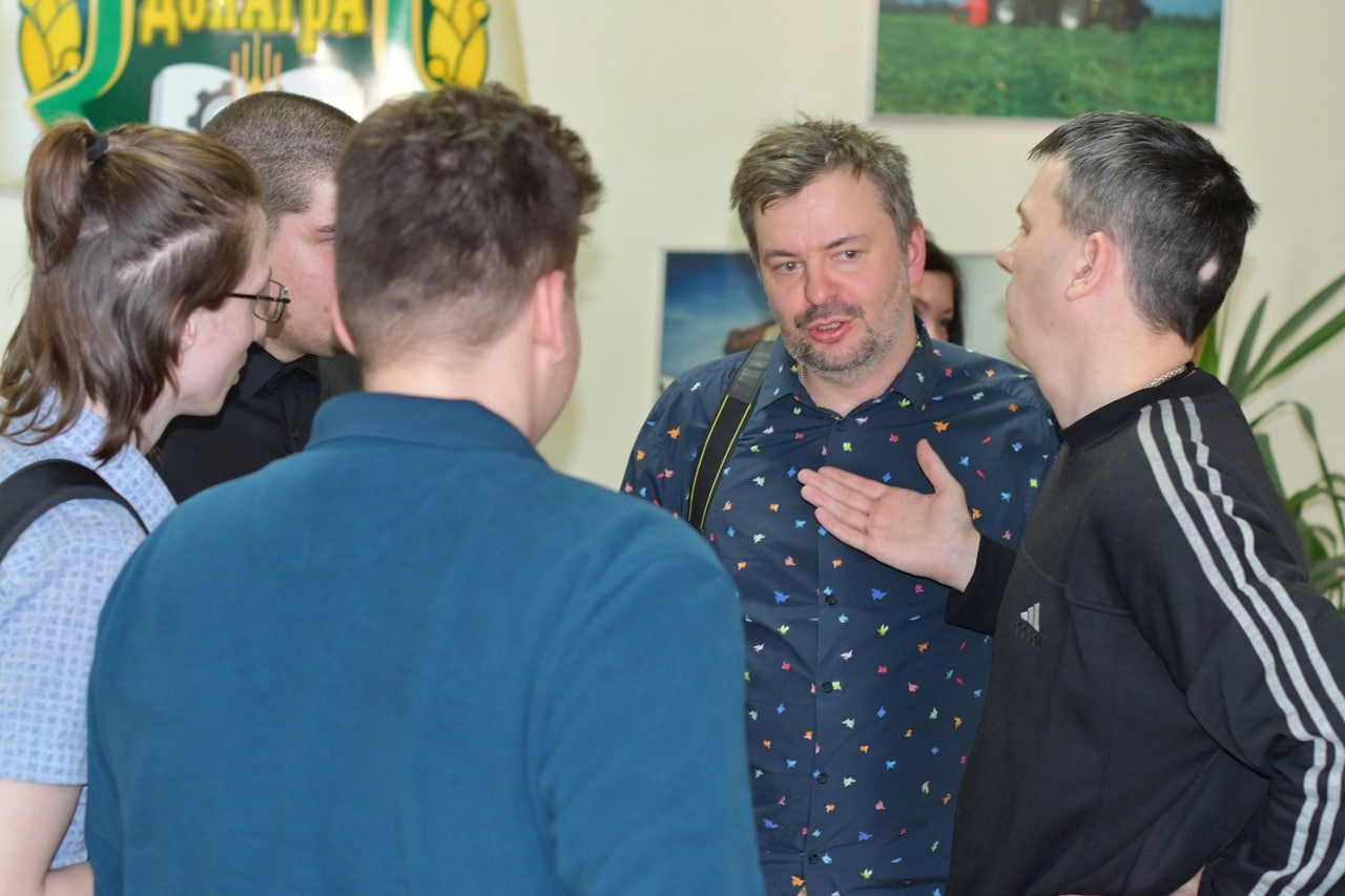 СТУДЕНТЫ ДОНАГРА ВСТРЕТИЛИСЬ С ПОЭТАМИ СОЮЗА ПИСАТЕЛЕЙ